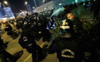 A szurkolók összetűzése a rendőrséggel a magyar-román után
