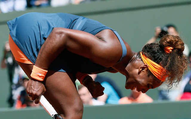 Serena Williams a Roland Garros negyeddöntőjében Szvetlana Kuznyecova ellen 2013-ban.