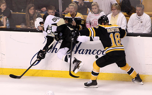 A hazai Bruins megadta a kegyelemdöfést a Penguinsnek, és söpörte ellenfelét a főcsoportdöntőben