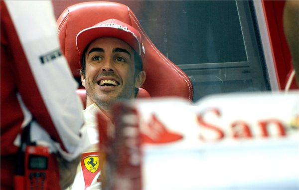 Fernando Alonso volt a leggyorsabb a pálya középső szektorában - Fotó: MTI