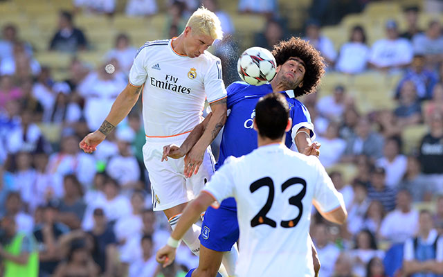 Sergio Ramos és Fellaini csatája - fotó: AFP