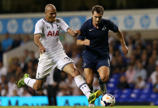 Sandro (fehérben) és a Tottenham nem került bajba a Tbiliszi ellen - fotó: AFP