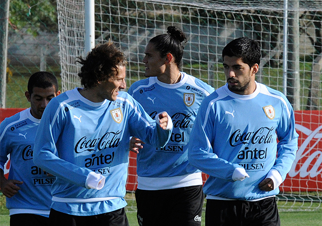 Forlán és Suárez sokat tehet azért, hogy Uruguay vb-álmai tovább éljenek/ AFP 
