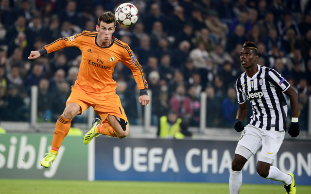 Bale (j) szép gólt rúgott Torinóban - Fotó: AFP