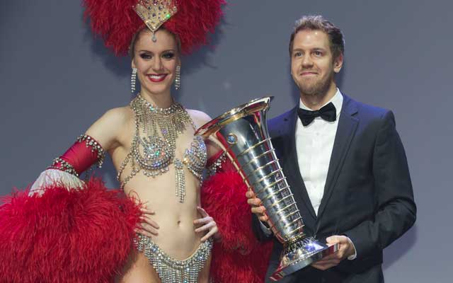 Nem csoda, hogy sokan dörgölőznek hozzá, Vettel az idei F1-es szezont is dominálta - Fotó: AFP