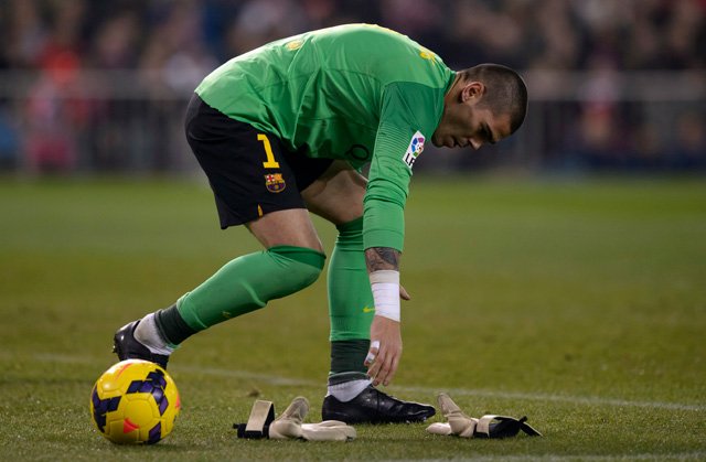 Ki lesz Victor Valdés utódja, ha nem igazolhat kapust a Barca? - fotó: AFP