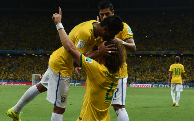 David Luiz hatalmas gólt ragasztott a kolumbiai kapuba, járt érte a puszi - Fotó: AFP