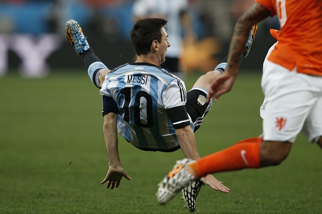 Messinek nem sok teret adtak a védők /AFP