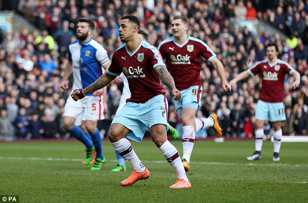 Andre Gray tavaly repítette a Burnley-t