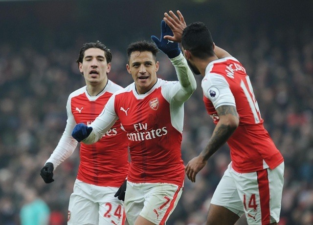 Alexis vezeti az Arsenalt 