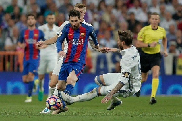 Ramos kőkemény belépője Messivel szemben piros lapot ért 