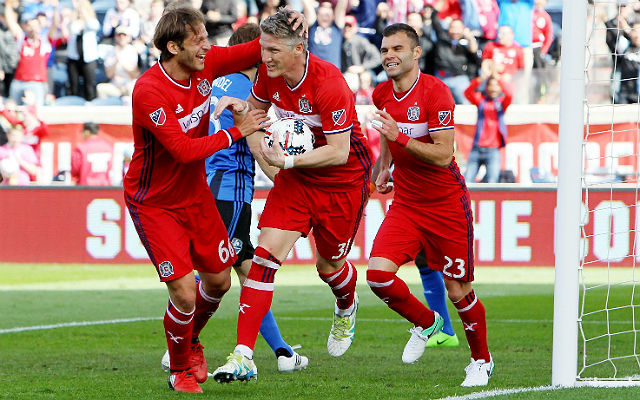 Nikolics (jobbra) a világbajnok Schweinsteigerrel játszik egy csapatban
