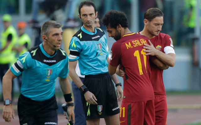 A kép, amikor Totti utoljára lépett az Olimpico gyepére. És ekkor játszott utoljára Szalah a Romában? - Fotó: The New Indian Express
