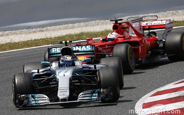 Bottas és Vettel között dőlhet el a győzelem. - Fotó: motorsport.com