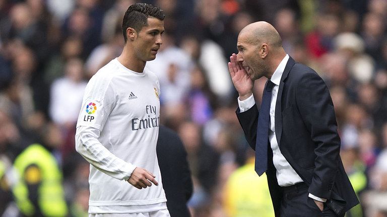 Zidane és Ronaldo sem szeretne megválni Benzemától / skysports.com