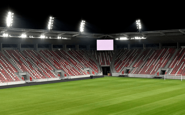 Úgy véljük nem kap ki a Diósgyőr új stadionjának avatóján. - Fotó: dvtk.eu