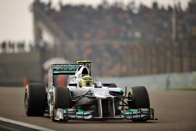 Rosberg itt még nyeretlenül száguld a Kínai Nagydíj időmérő edzésén - forrás: AFP