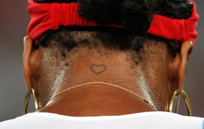 Serena Williams négy éve viseli a nyakán a tetoválást - Fotó:womenstennisblog.com