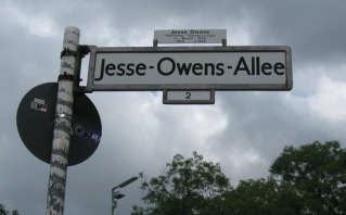 Berlinben sétány is viseli a legendás futó, Jesse Owens emlékét - Fotó:blog.travelpod.com